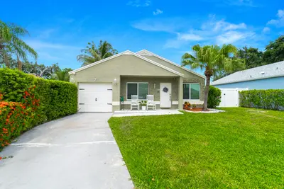7 Cardiff Way, Boynton Beach – Single Family Residence for sale