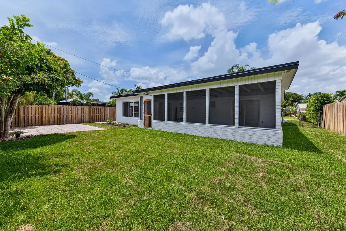 fitch-11 at 350 NE 42ND Street, Oakland Park