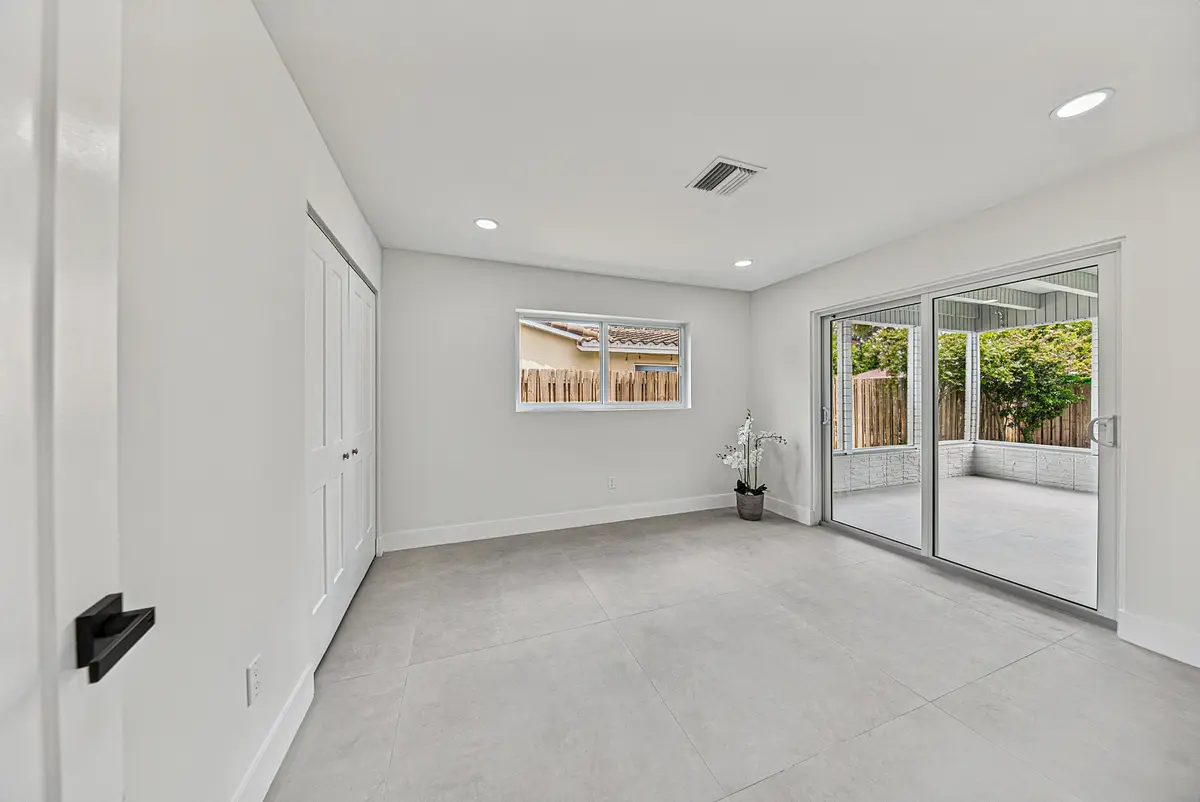 fitch-42 at 350 NE 42ND Street, Oakland Park