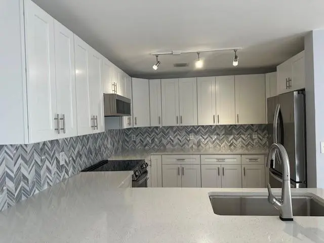 Kitchen at 4151 EASTRIDGE Circle, Deerfield Beach
