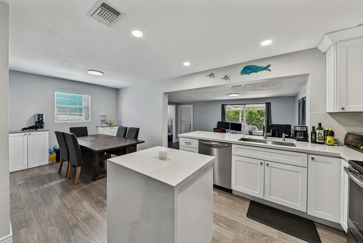 dunn-13 at 121 NE 55TH Street, Oakland Park