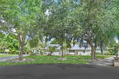 1225 SW Magnolia Bluff Drive, Palm City – sold