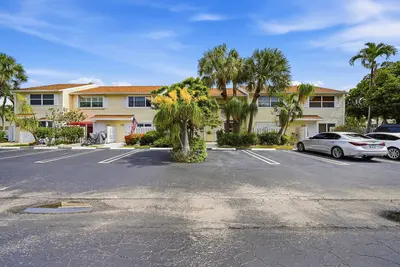 2627 NE 15th Street, Pompano Beach – Townhouse for sale