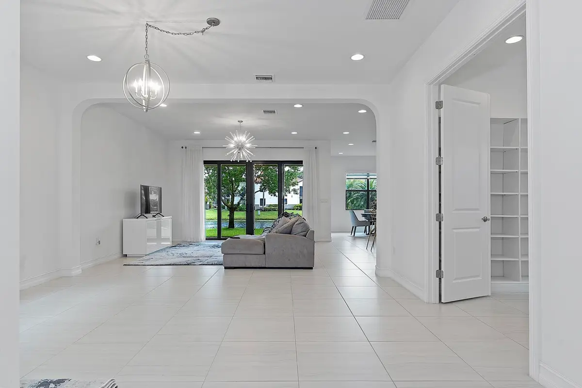 11824 SW 13 Ct Pembroke Pines, Fl 32025 at 11824 SW 13th Court, Pembroke Pines