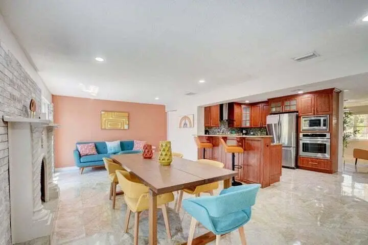 dining/family at 168 SE 31ST Avenue, Boynton Beach