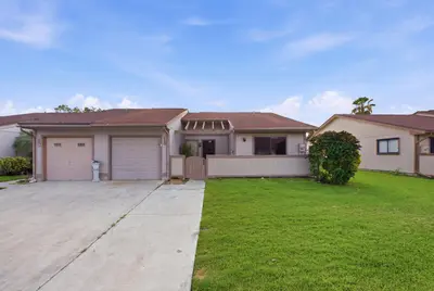 18 WINCHMORE Lane, Boynton Beach – Villa for sale