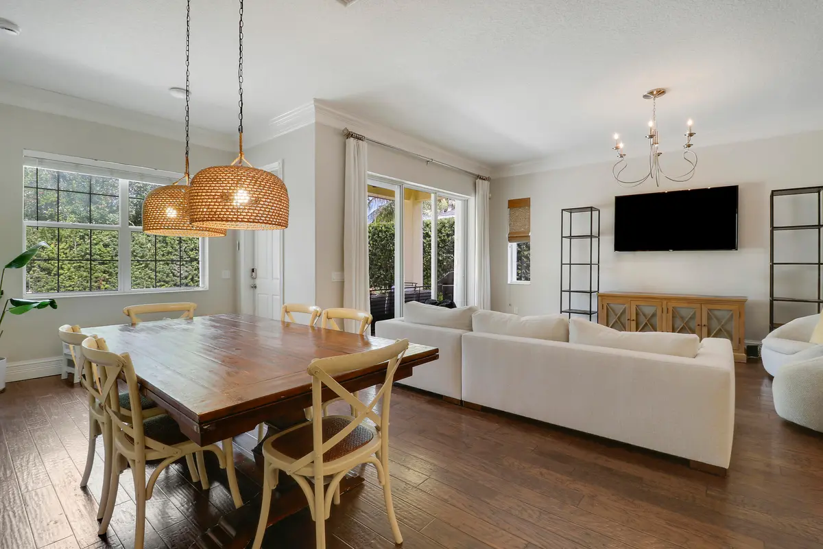 Living/Dinning at 314 CARAVELLE Drive, Jupiter
