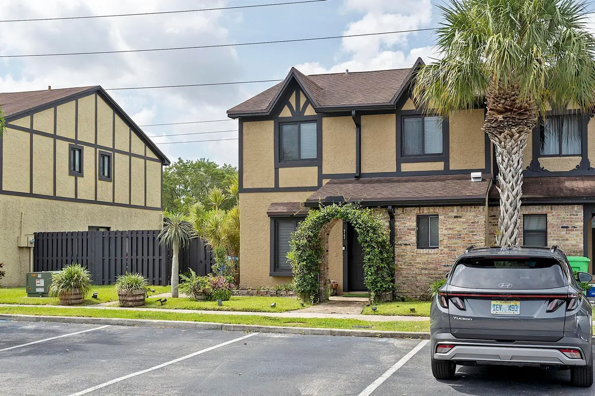 9184 NW 44 St Sunrise, Fl 33351 - - 002 at 9184 NW 44TH Court, Sunrise