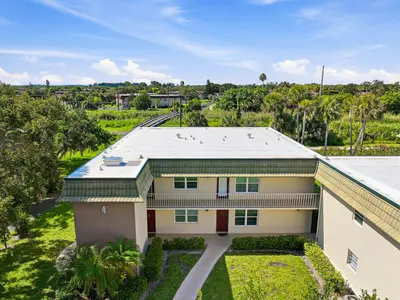 4 Vista Gardens Trail Unit 207, Vero Beach – Condominium for sale