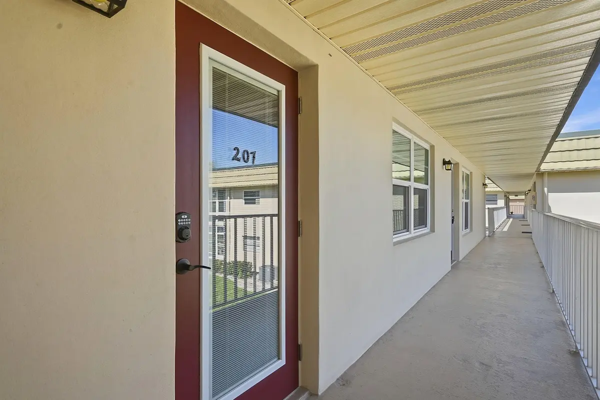 02_dsc02048 at 4 Vista Gardens Trail Unit 207, Vero Beach