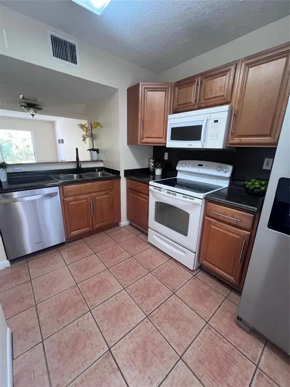 GetMedia.ashx-41 at 167 RIVIERA Circle, Weston