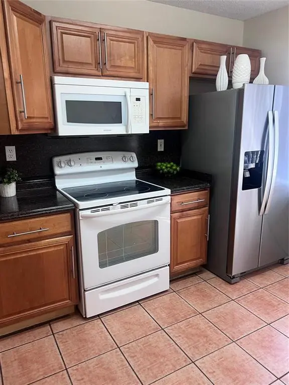 GetMedia.ashx-38 at 167 RIVIERA Circle, Weston