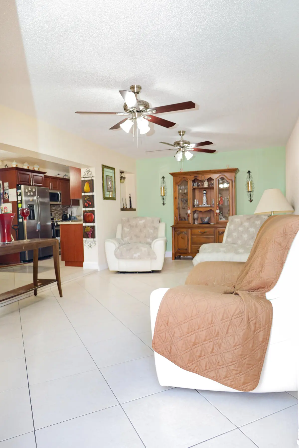 , at 3335 10th Avenue, Palm Springs