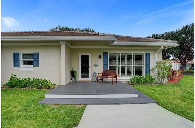 FRONT ENTRY at 2622 NE 27TH Avenue, Lighthouse Point