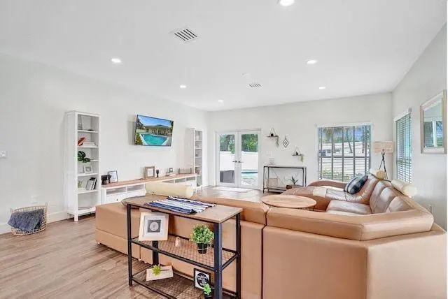 GREAT ROOM 2 at 2622 NE 27TH Avenue, Lighthouse Point