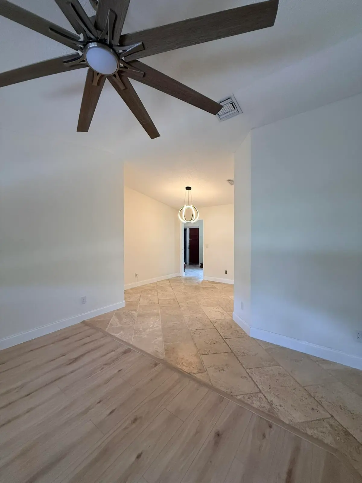 Entry/Dining at 550 SW Natura Avenue, Deerfield Beach