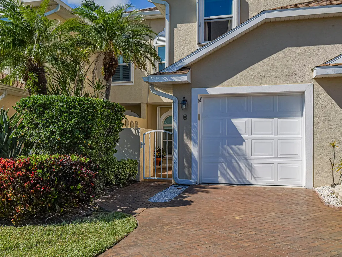 3223 S LAKEVIEW Circle 20-8, Hutchinson Island, FL – photo 1