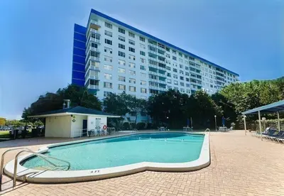 4001 HILLCREST Drive 705, Hollywood – Condominium for sale