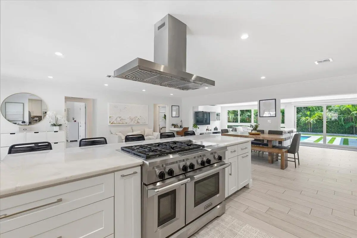 10-8I8A0122 at 2210 NE 34TH Court, Lighthouse Point
