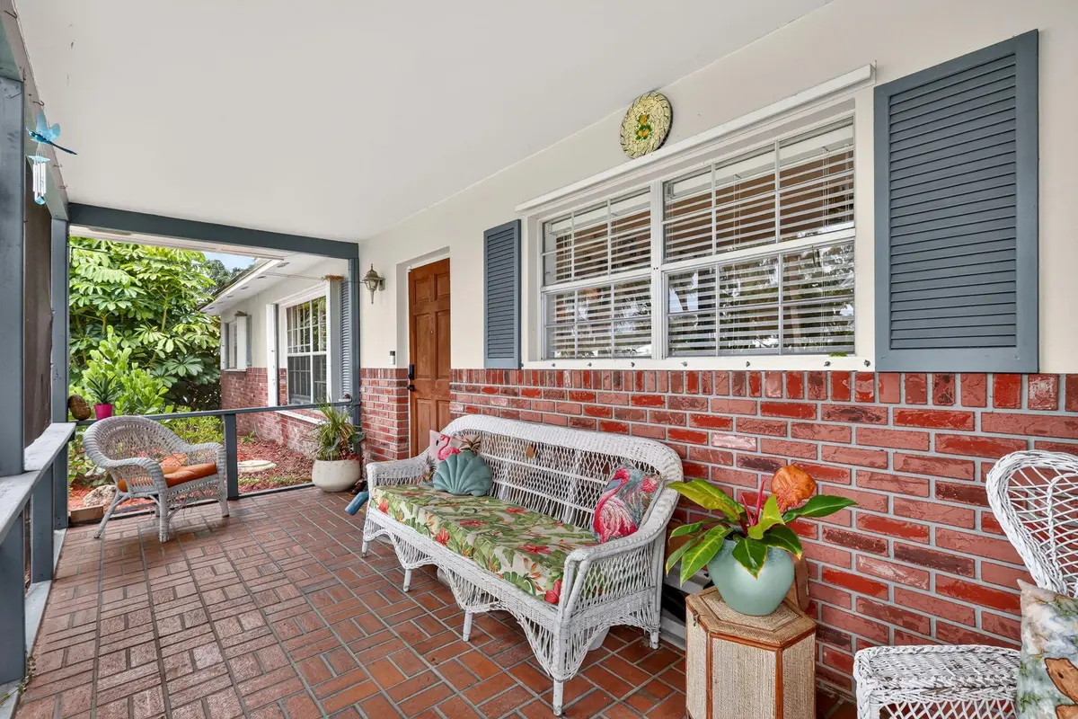 Sun Room at 902 SE OCEAN Avenue, Stuart