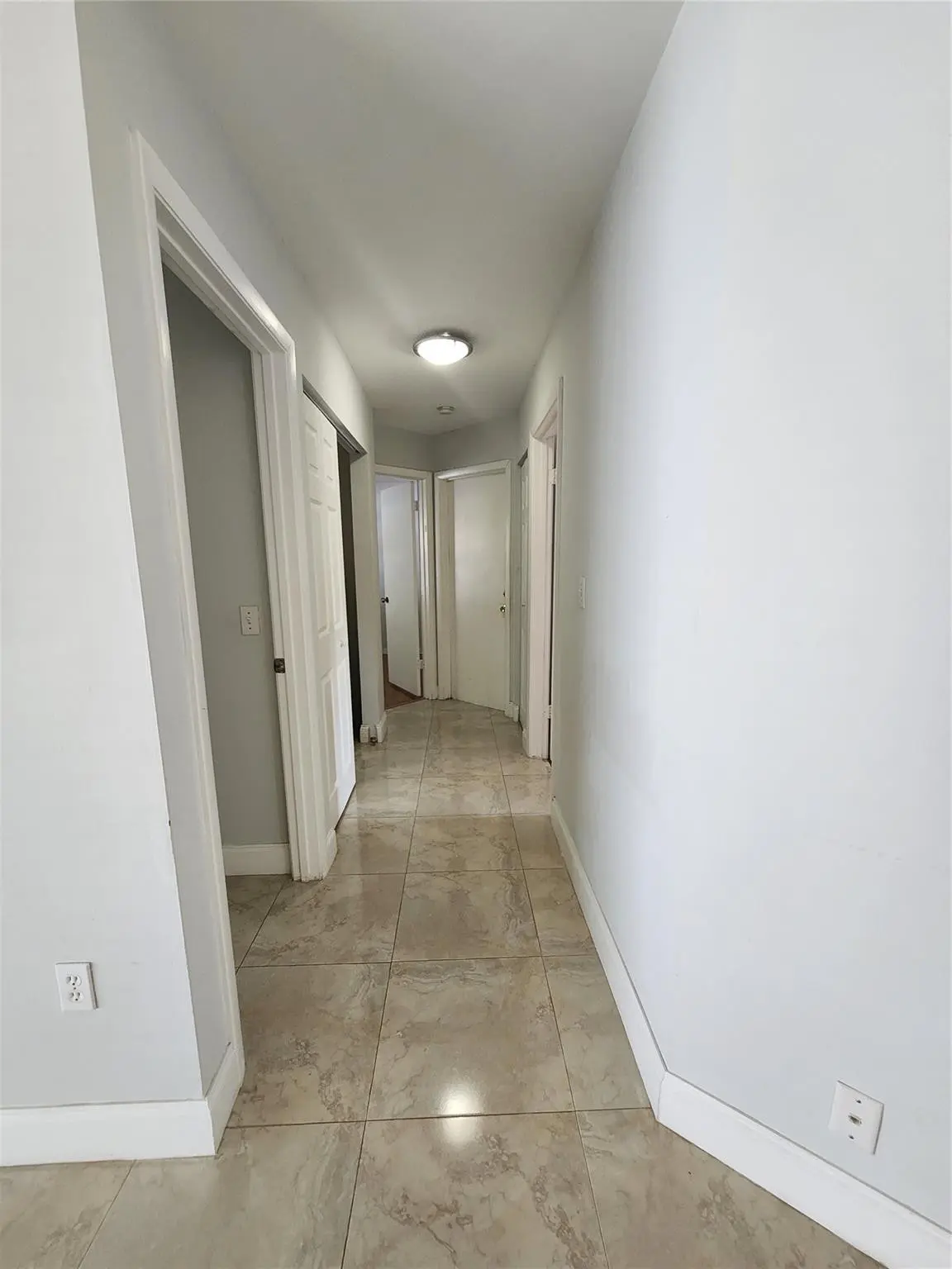 Photo 5 at 13955 Langley Place, Davie