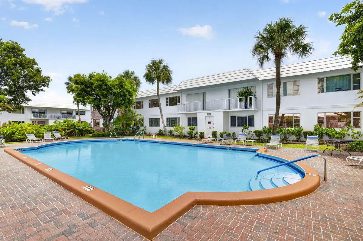 7-web-or-mls-8I8A0351 at 400 S Cypress Road 427, Pompano Beach