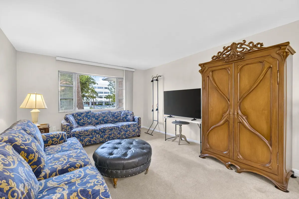 10-web-or-mls-8I8A0423 at 400 S Cypress Road 427, Pompano Beach