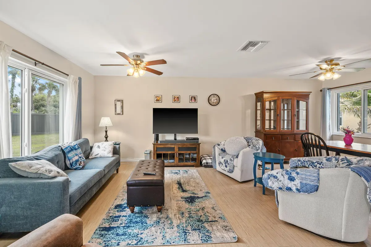 12-web-or-mls-DSC00111 at 119 Lakeside Circle, Jupiter