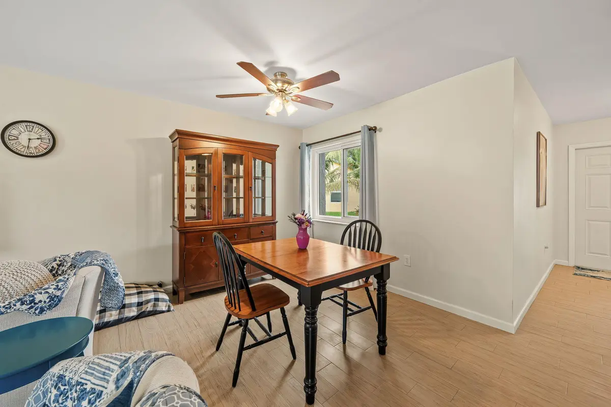 13-web-or-mls-DSC00116 at 119 Lakeside Circle, Jupiter