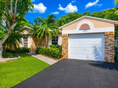 13955 Langley Place, Davie – sold