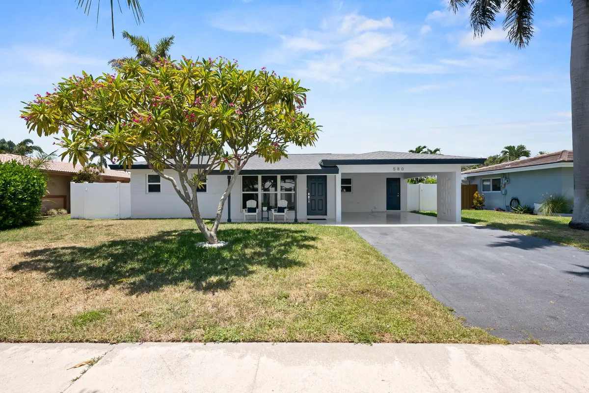 25-web-or-mls-DSC_8406 at 580 SE 5TH Street, Pompano Beach