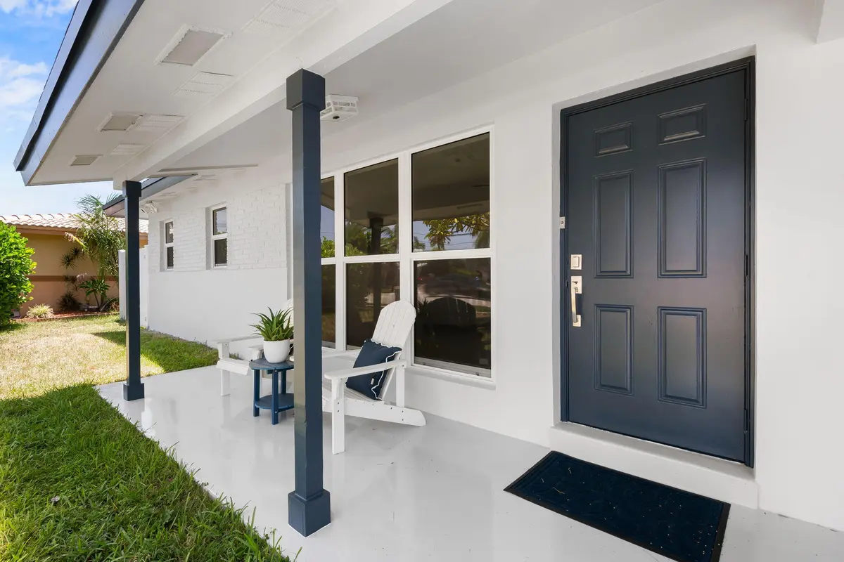 22-web-or-mls-DSC_8395 at 580 SE 5TH Street, Pompano Beach