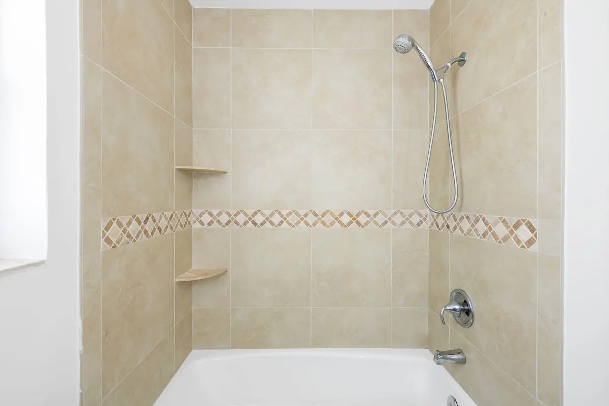 21-web-or-mls-DSC_8393 at 580 SE 5TH Street, Pompano Beach