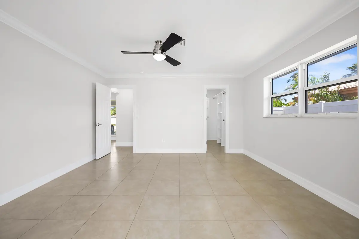 18-web-or-mls-DSC_8383 at 580 SE 5TH Street, Pompano Beach