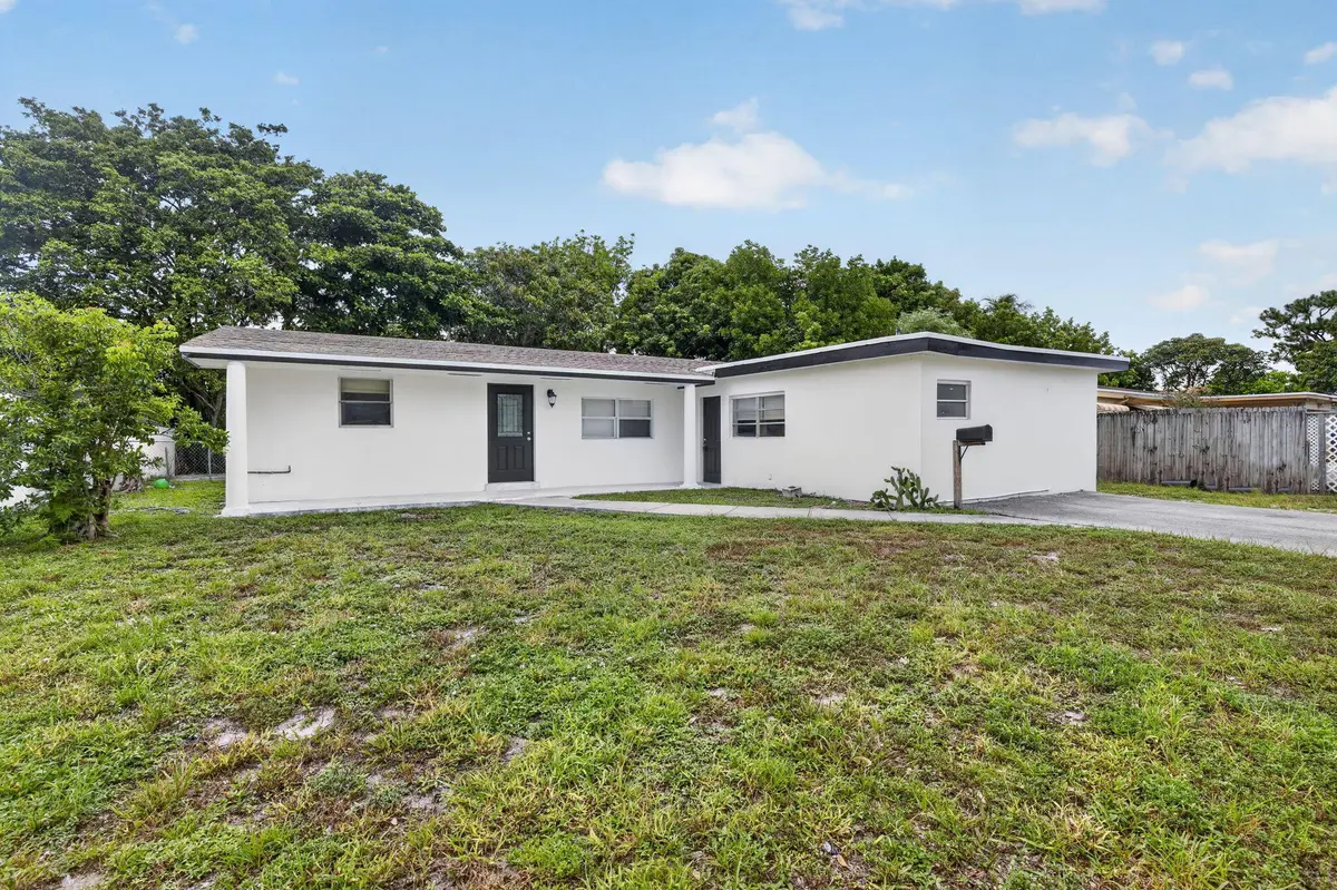 1-web-or-mls-_A7A0502 at 1111 SW 31ST Avenue, Fort Lauderdale