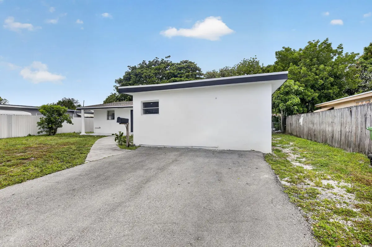 3-web-or-mls-_A7A0513 at 1111 SW 31ST Avenue, Fort Lauderdale