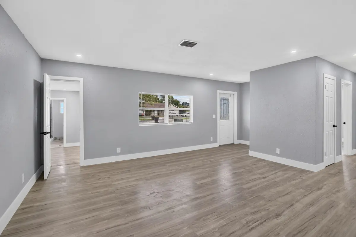 7-web-or-mls-_A7A0563 at 1111 SW 31ST Avenue, Fort Lauderdale