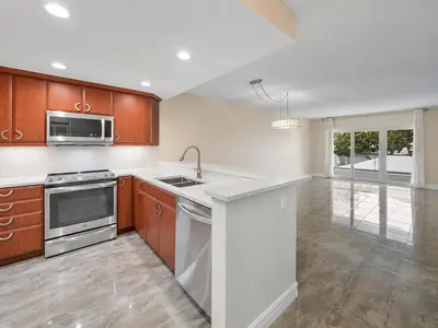 1500 S Ocean Boulevard 207, Lauderdale-By-The-Sea – Condominium for sale