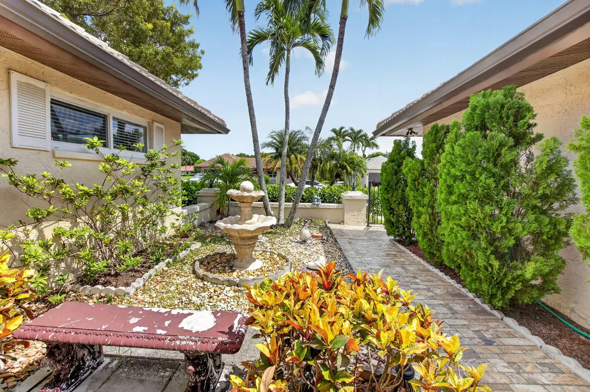 7-web-or-mls-DSC_7341 at 10300 GREENTRAIL Drive, Boynton Beach