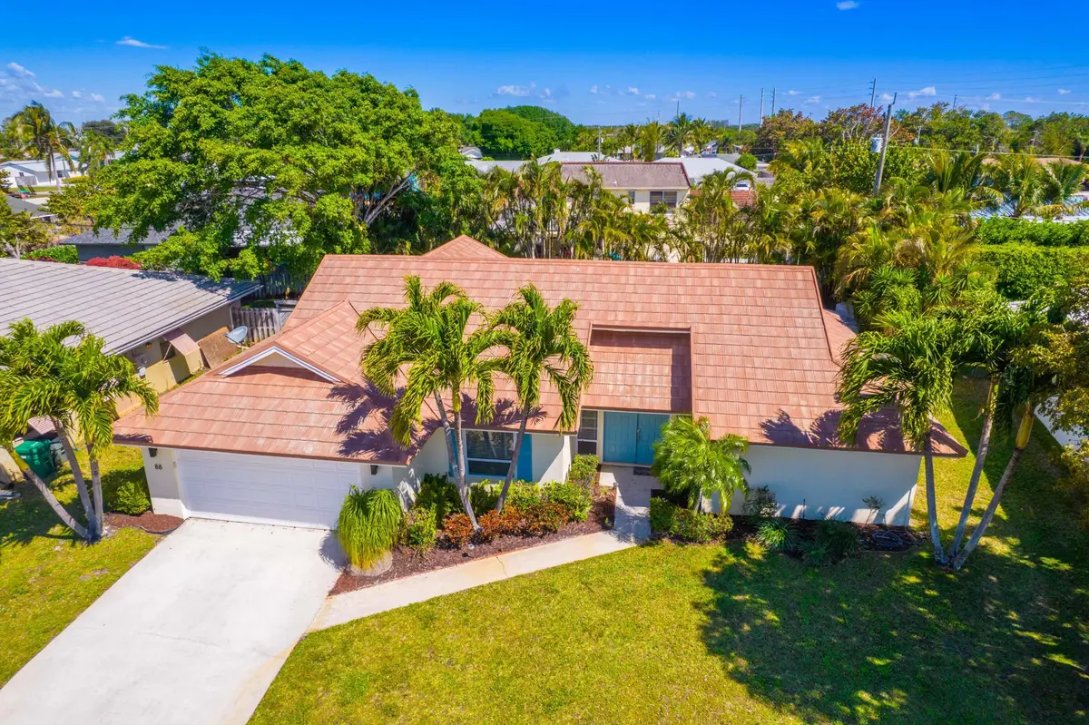 88 Pine Hill Trail E (3) at 88 Pinehill Trail, Tequesta