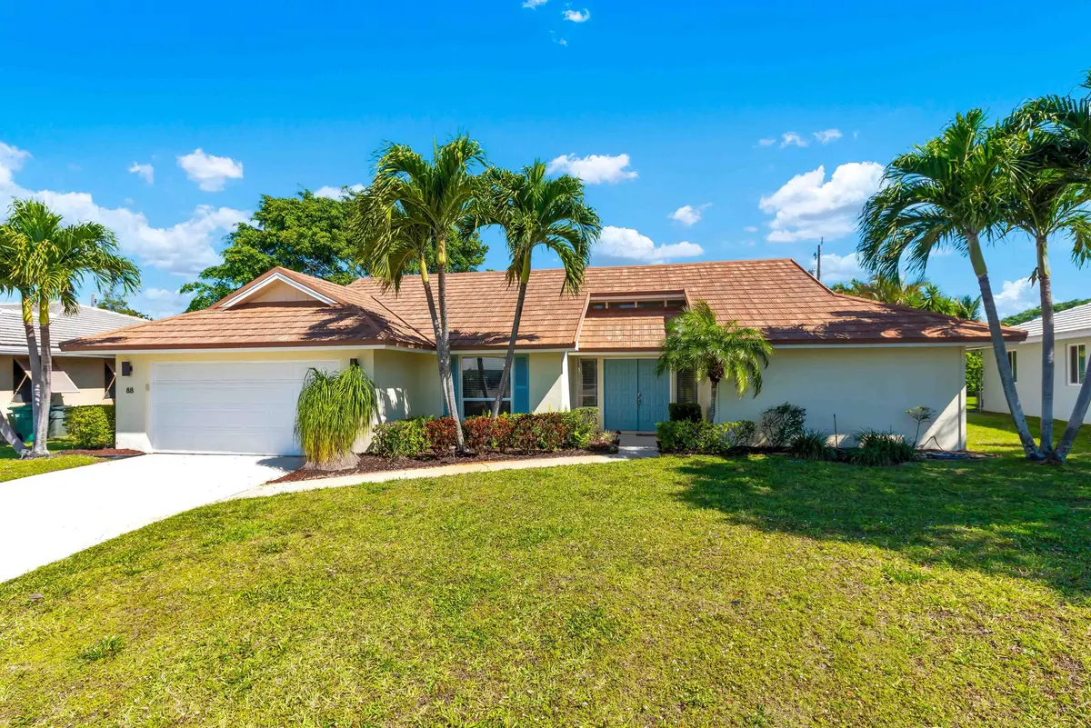 88 Pine Hill Trail E (11) at 88 Pinehill Trail, Tequesta