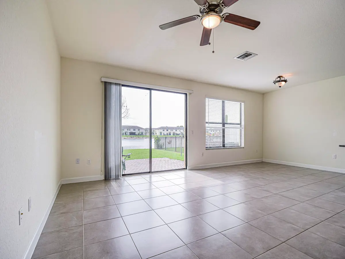 10092 W VILLA Circle, Vero Beach, FL – photo 6