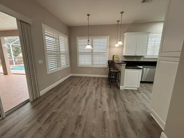 eat in kitchen area at 551 NW SHARPE Street, Port St. Lucie