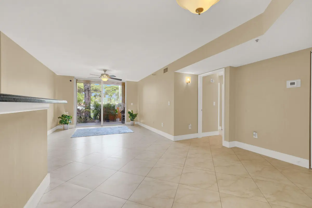 Living/Dining Room at 110 Yacht Club Way 105, Hypoluxo