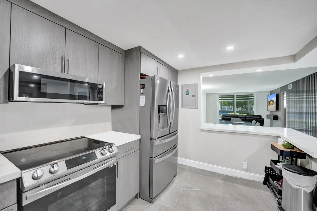 DSC07731 at 9410 N Hollybrook Lake Drive 201, Pembroke Pines