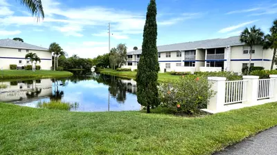 1532 SE Royal Green Cir O-201, Port St. Lucie – Condominium for sale