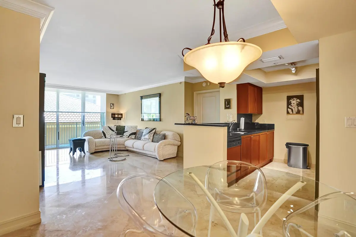 99 se mizner blvd. 802 at 99 SE Mizner Boulevard 802, Boca Raton