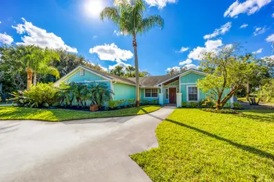 2232 SW RACQUET CLUB Drive, Palm City – Single Family Residence for sale