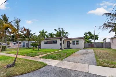 2681 NW 2nd Street, Boynton Beach – Single Family Residence for sale