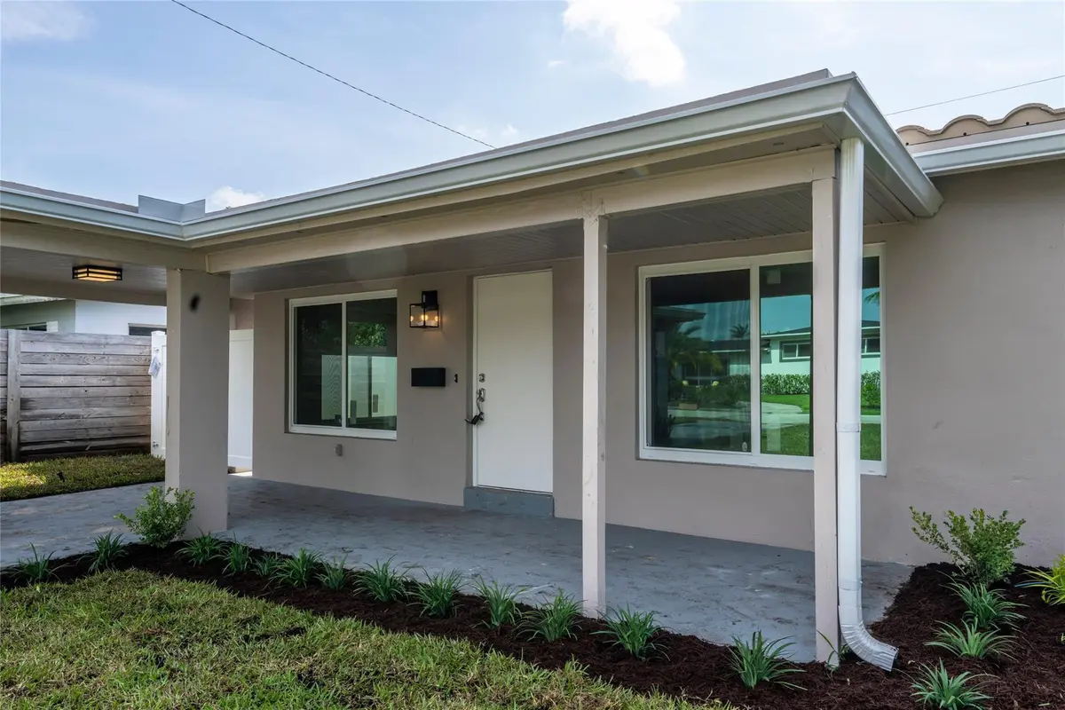 Photo 2 at 4800 NE 4th Avenue, Oakland Park